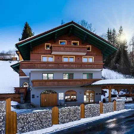 Haus Michael Tritscher アパート *